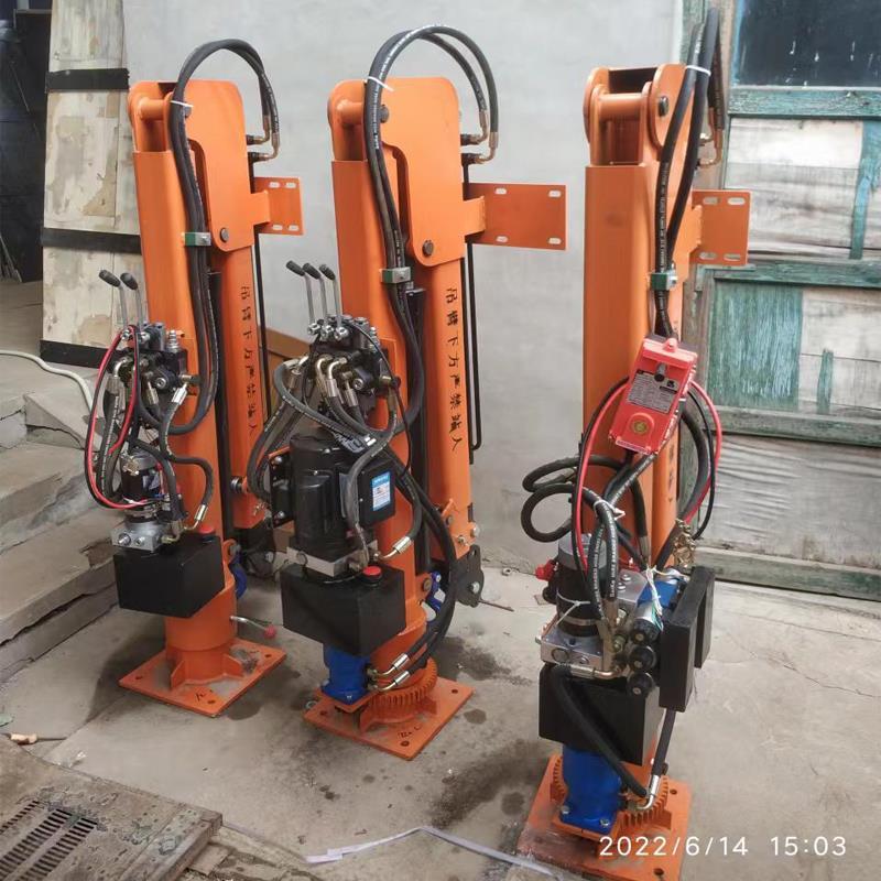 新泰市重汽蓝牌随车吊 3.2吨 国六动力强 液压驱动 农用自卸起重机